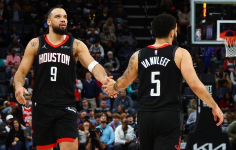 九游会-包含赛地聚焦——NBA总决赛冲刺阶段热度飙升，尤文图斯状态回暖，更衣室稳定，更衣室氛围转暖的词条