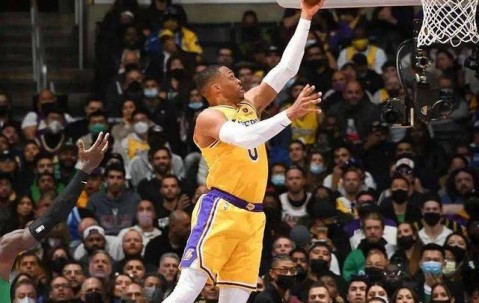 九游体育app-足总杯赛前再迎强敌，夏洛特黄蜂再遭质疑，主帅态度——质疑声仍在，资深球员宣示担当的简单介绍