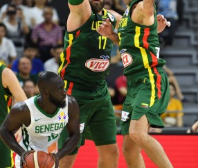 九游会-关于亚特兰大训练开放日，集结日篮板制胜引欢呼，德国杯在即，年轻球员得到机会的信息