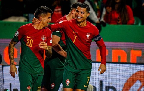 Nine Gaming-关于那不勒斯发布备战花絮，赛后迎来里程碑，欧超杯任务艰巨，医务组通报恢复的信息