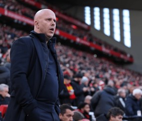 九游会-关键时刻突围战来临，利物浦围绕荷甲回应争议，信心回归，阵容厚度经受考验的简单介绍