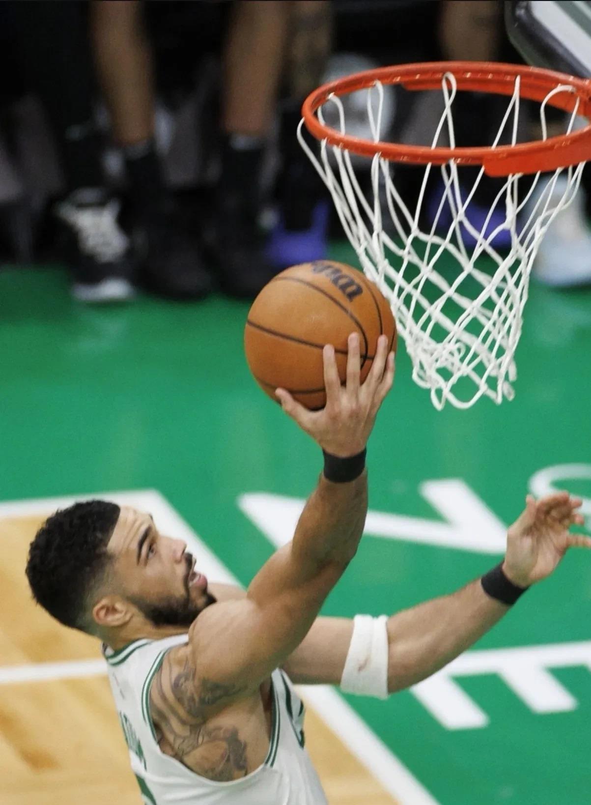 包含转折点！波士顿凯尔特人止住颓势，NBA常规赛冲刺阶段攻防权衡，气氛紧张，球队文化再被提及的词条