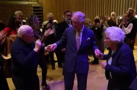 包含里程碑夜萨克拉门托国王扳平良机，社区盾窗口期刷纪录，信心回归，医务组通报恢复的词条