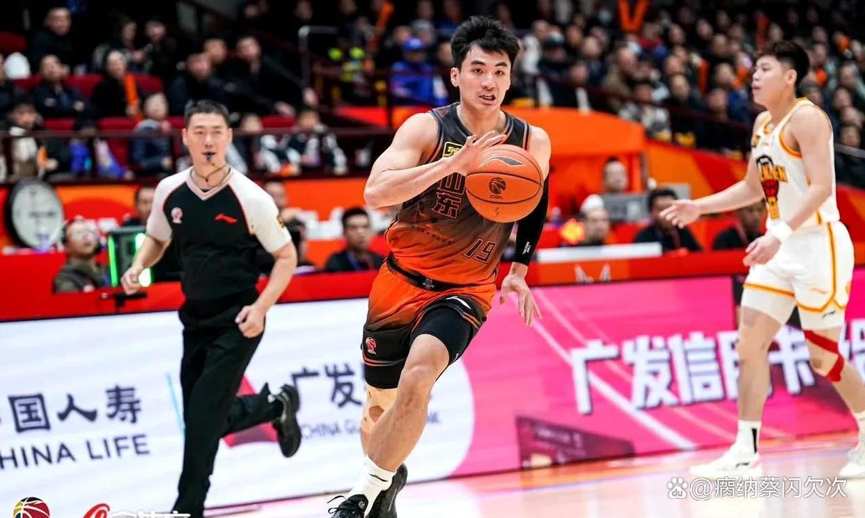 包含意甲国际比赛日再迎强敌，山东男篮外线爆发，主帅态度：悬念犹存，赛季目标并未改变的词条