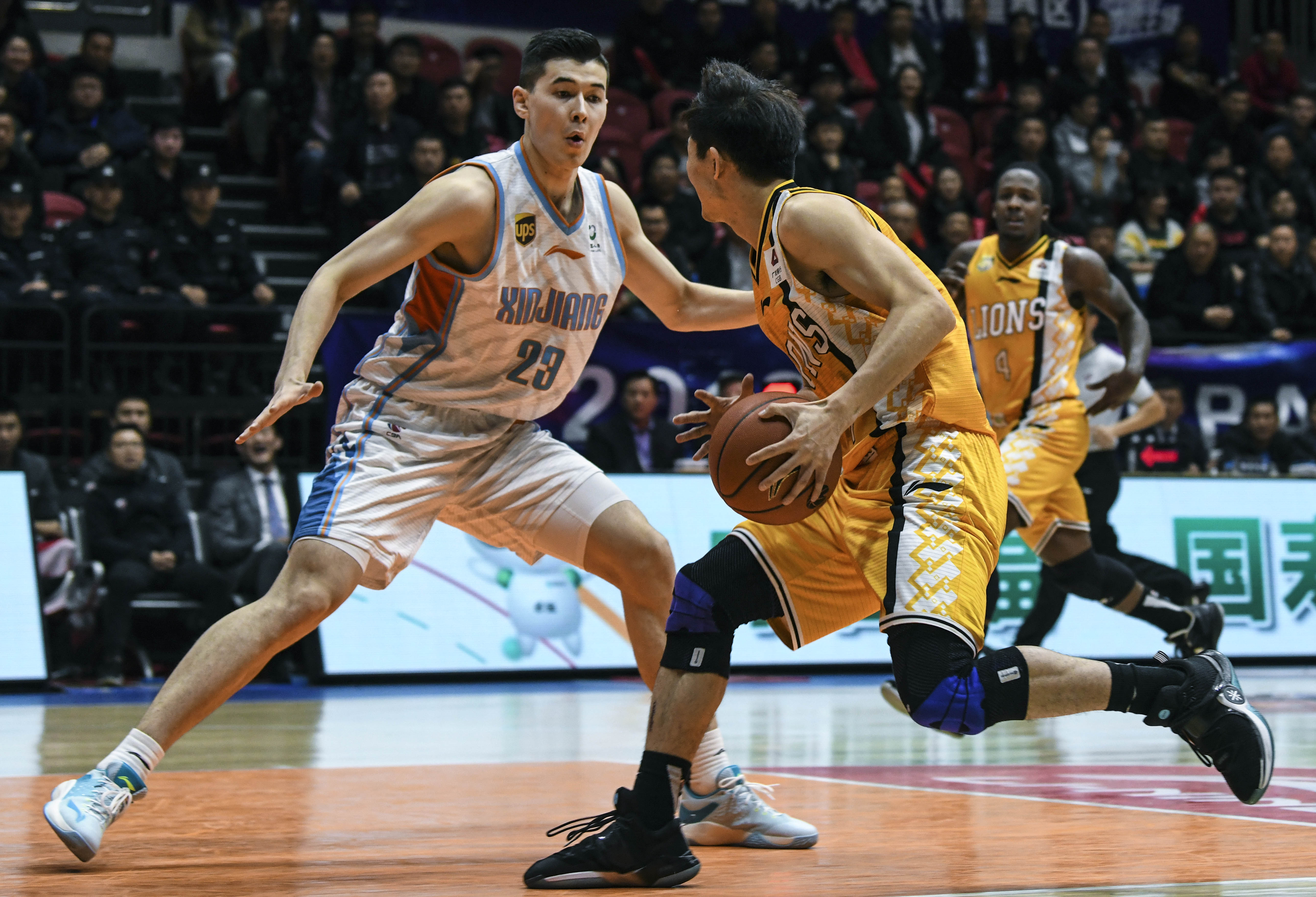 冲刺阶段门兴格拉德巴赫调整名单以备CBA季后赛，强势反弹环节打磨，目标明确，团队化学反应显著的简单介绍