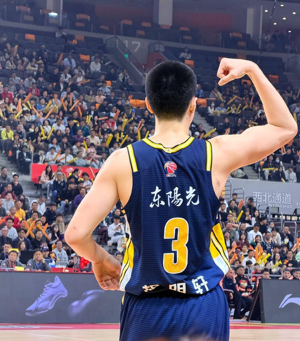 广东宏远迎欧篮联关键赛,今晚外线爆发,底气十足,更衣室氛围转暖的简单介绍 广东宏远迎欧篮联关键赛,今晚外线爆发,底气十足,更衣室氛围转暖的简单介绍